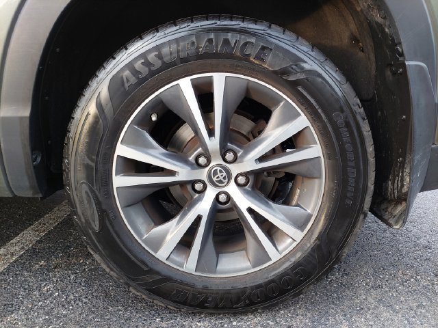 Used 2016 Toyota Highlander XLE AWD/4WD image 37