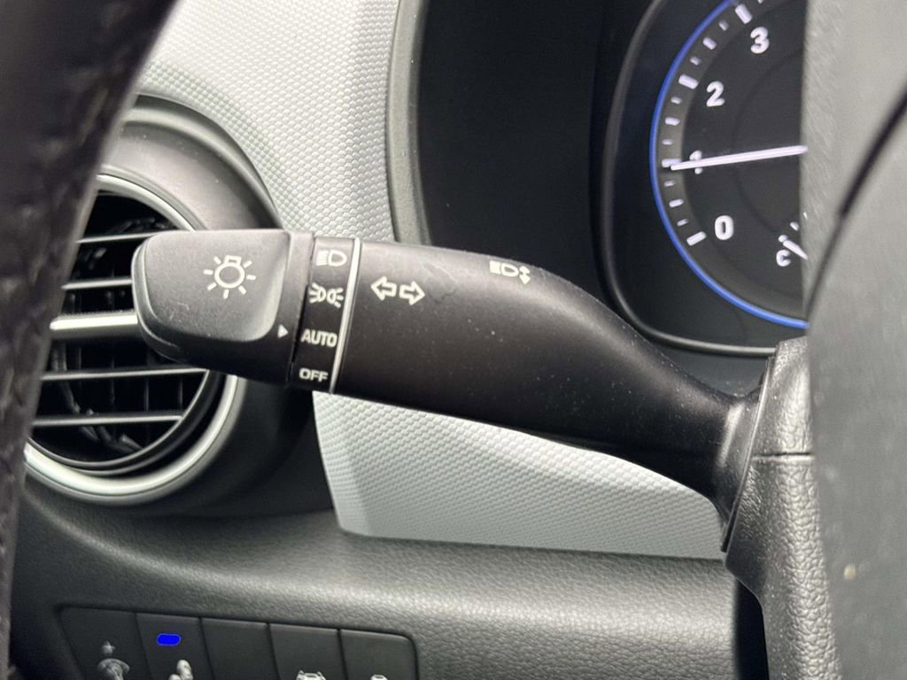 Used 2021 Hyundai Kona SEL image 19