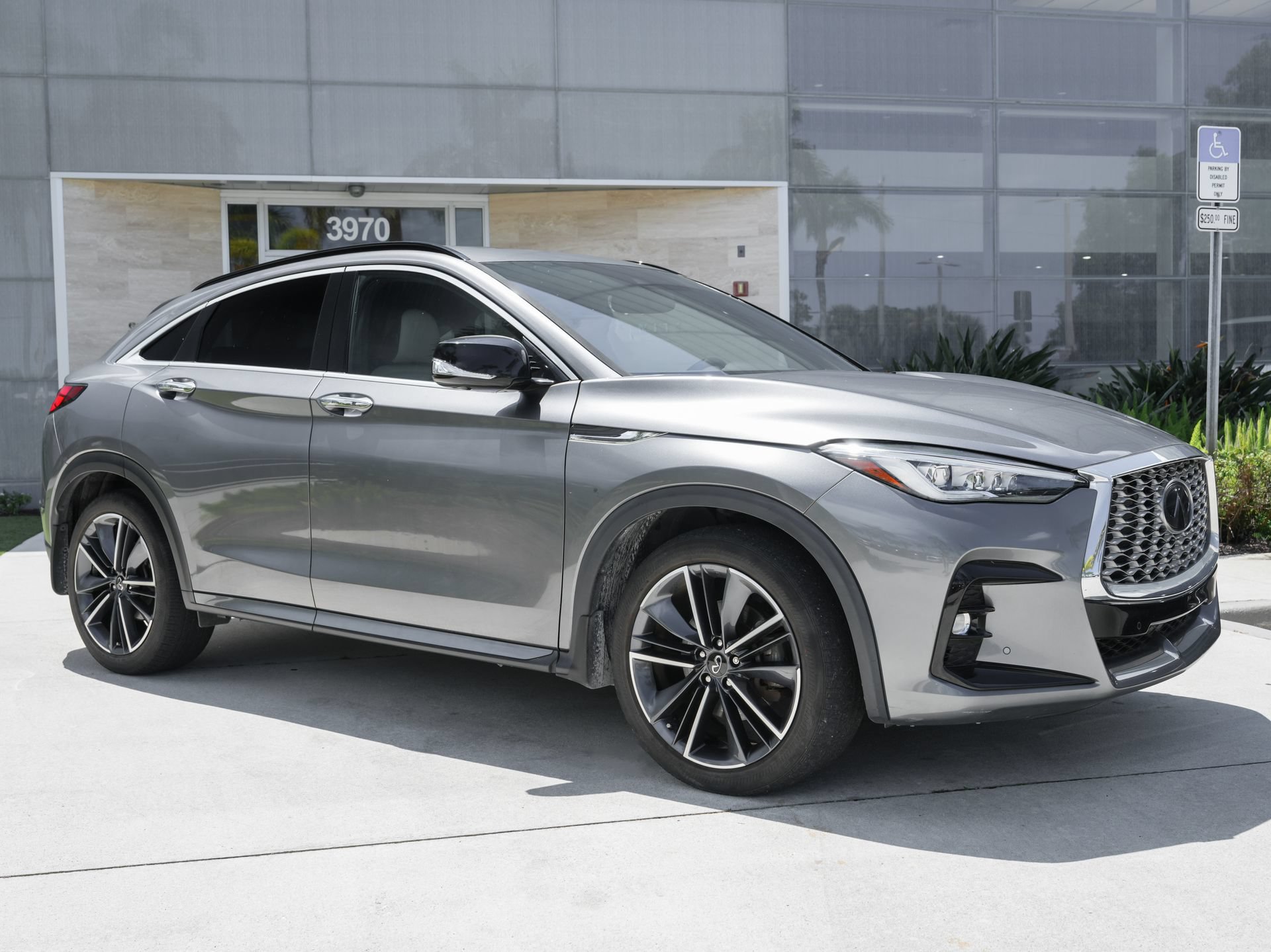 Used 2023 INFINITI QX55 Sensory w/ Lighting Package AWD/4WD image 4