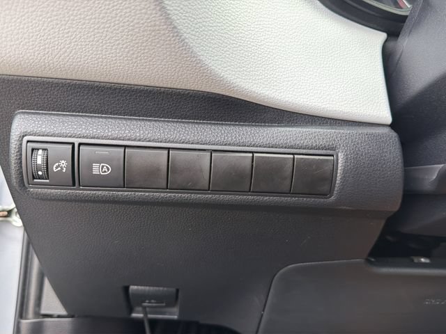 Used 2022 Toyota Corolla SE w/ Carpet Mat Package (TMS) FWD image 13