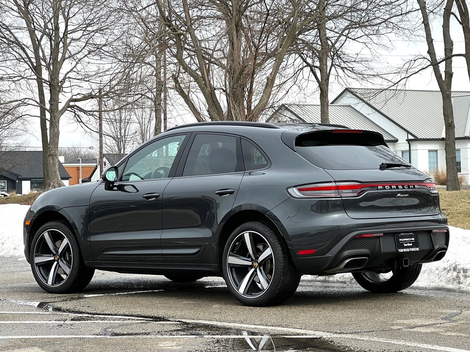 Certified 2025 Porsche Macan image 3