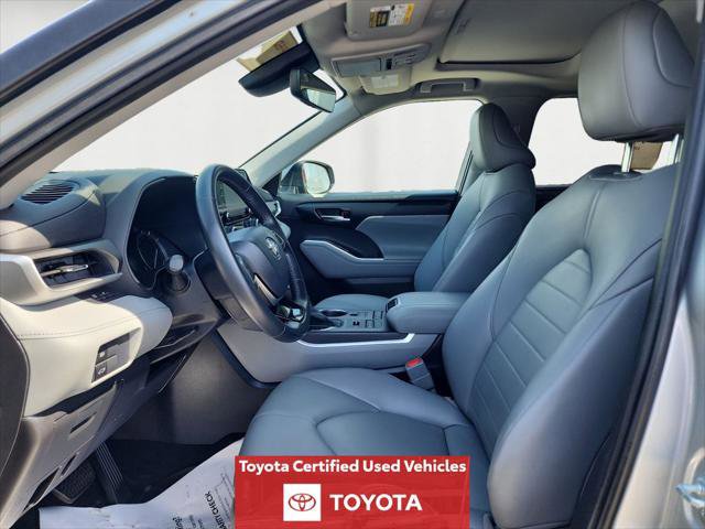 Certified 2021 Toyota Highlander XLE AWD/4WD image 11