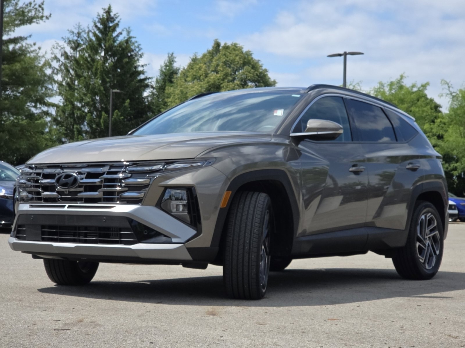 Used 2025 Hyundai Tucson Limited AWD/4WD image 15