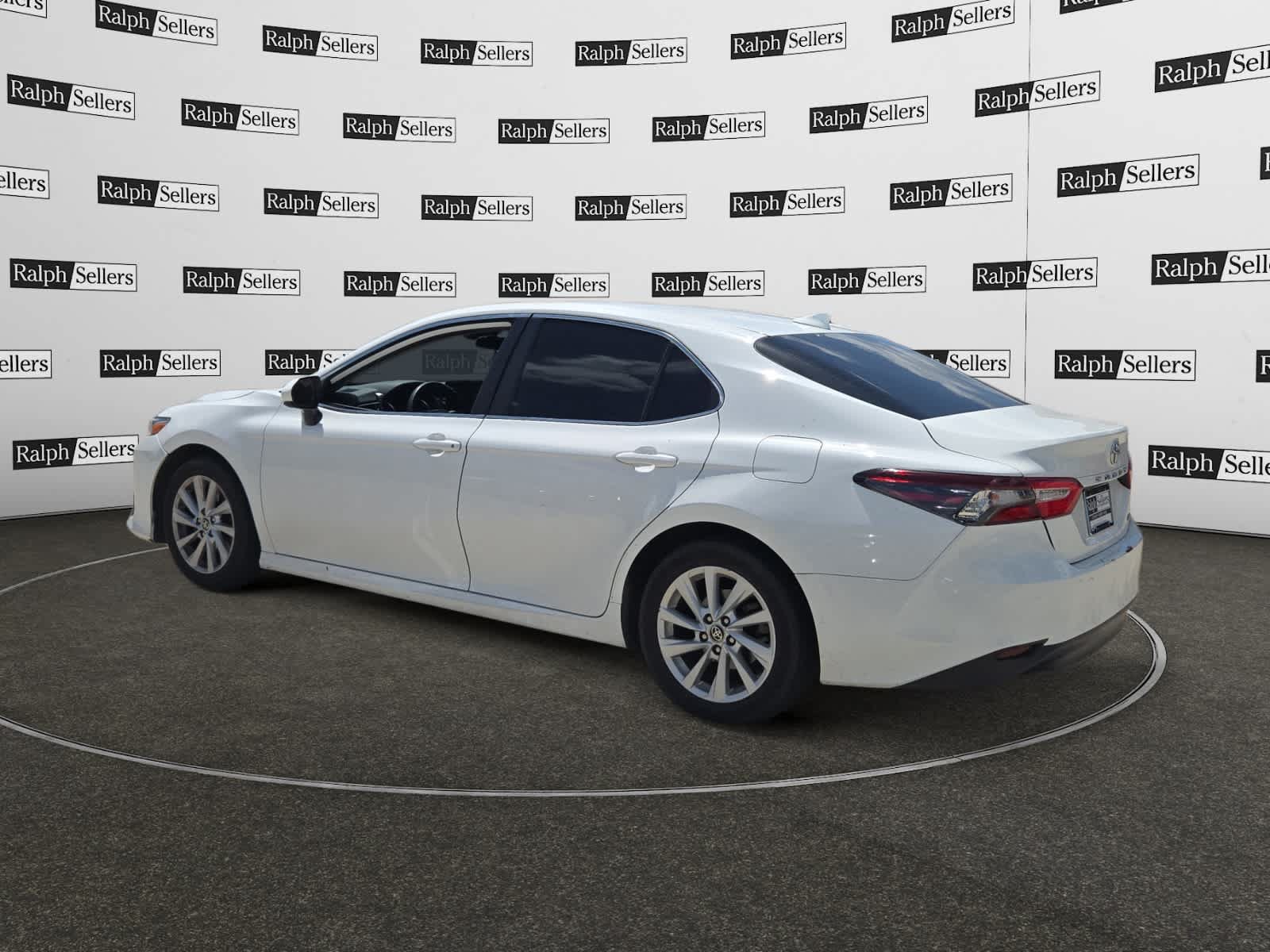 Used 2023 Toyota Camry LE FWD image 4