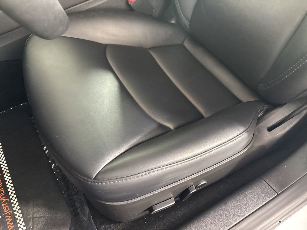 Used 2023 Tesla Model 3 Standard Range image 9