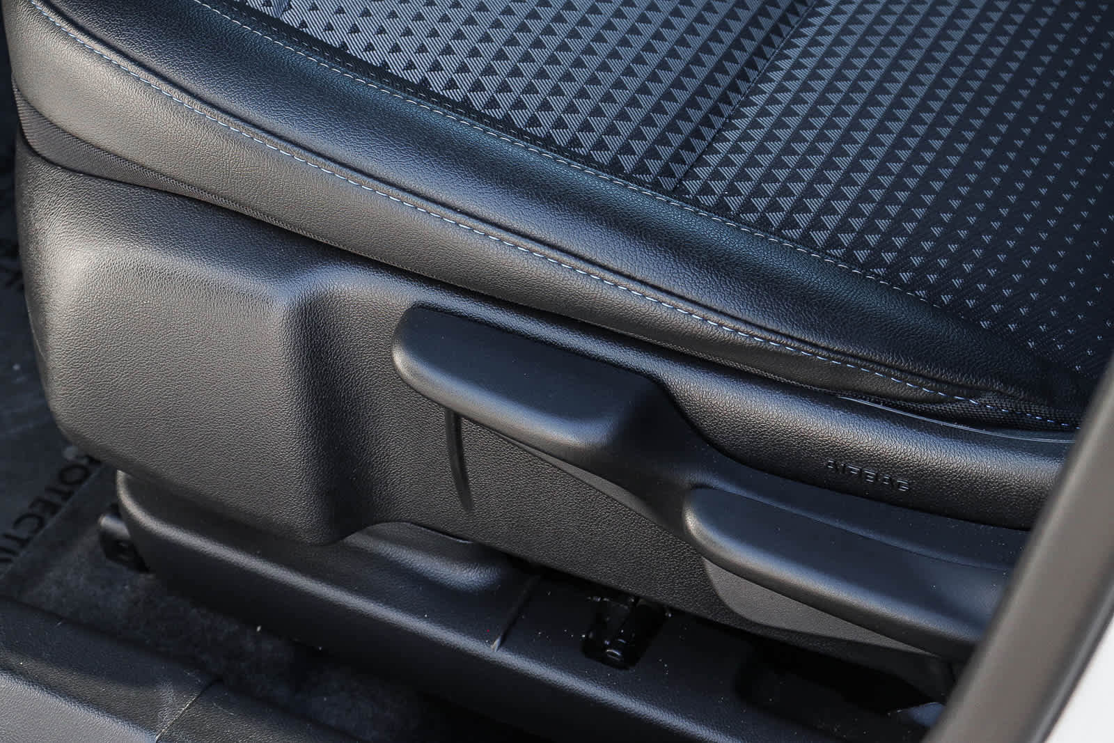 Used 2024 Chevrolet Trax LT image 25