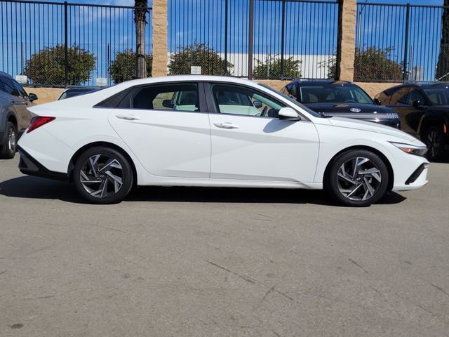 Certified 2025 Hyundai Elantra SEL w/ Cargo Package image 26