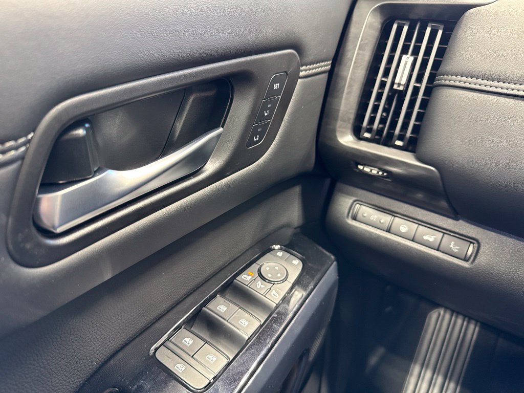 New 2026 Nissan Pathfinder Platinum AWD/4WD image 9