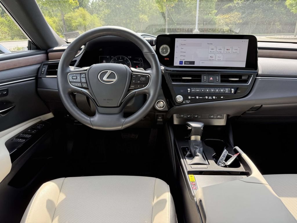 Used 2024 Lexus ES 350 w/ Premium Package FWD image 8