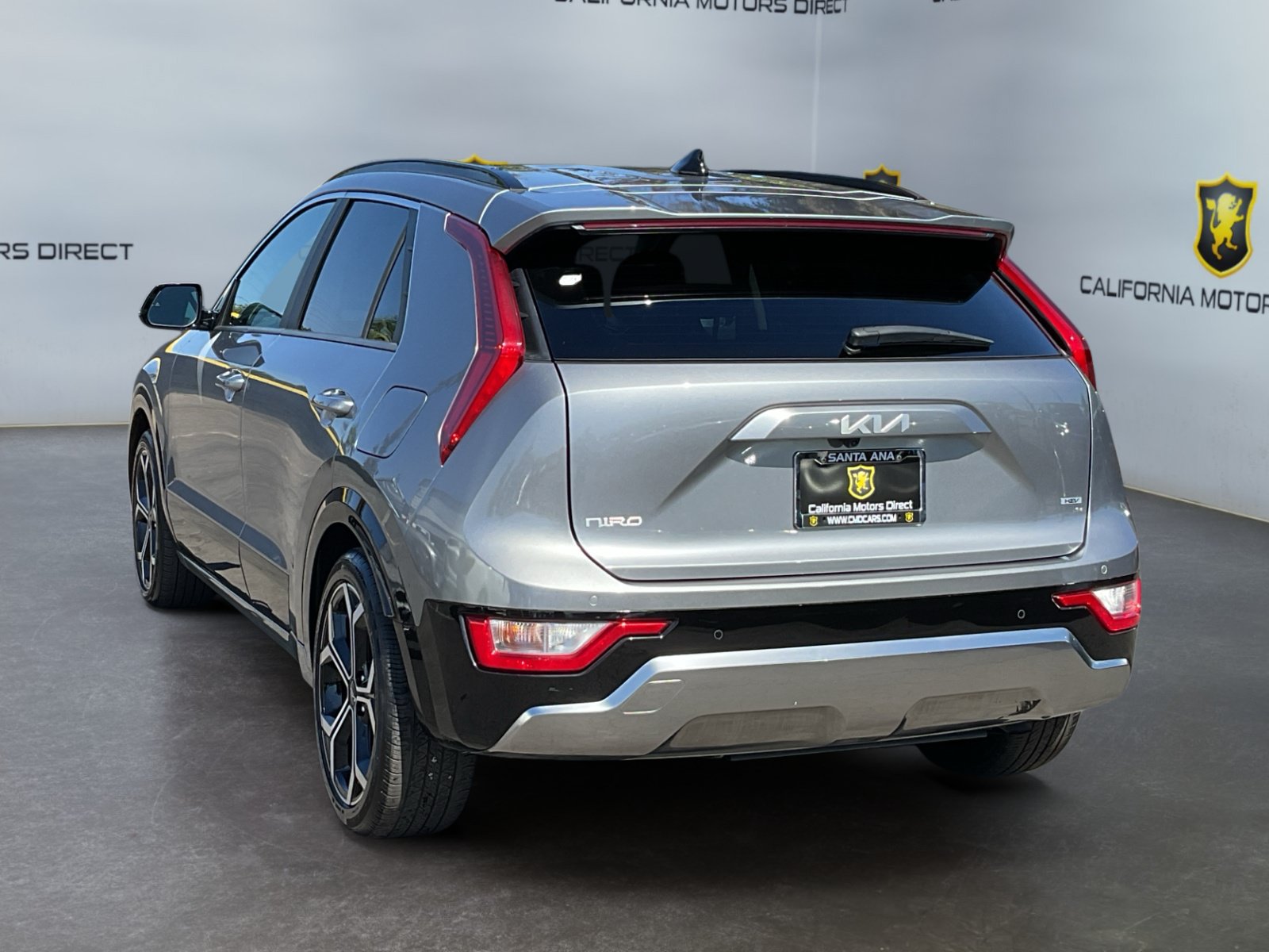 Used 2025 Kia Niro EX Touring FWD image 7
