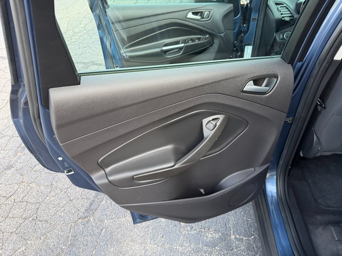Used 2018 Ford C-MAX SE FWD image 24