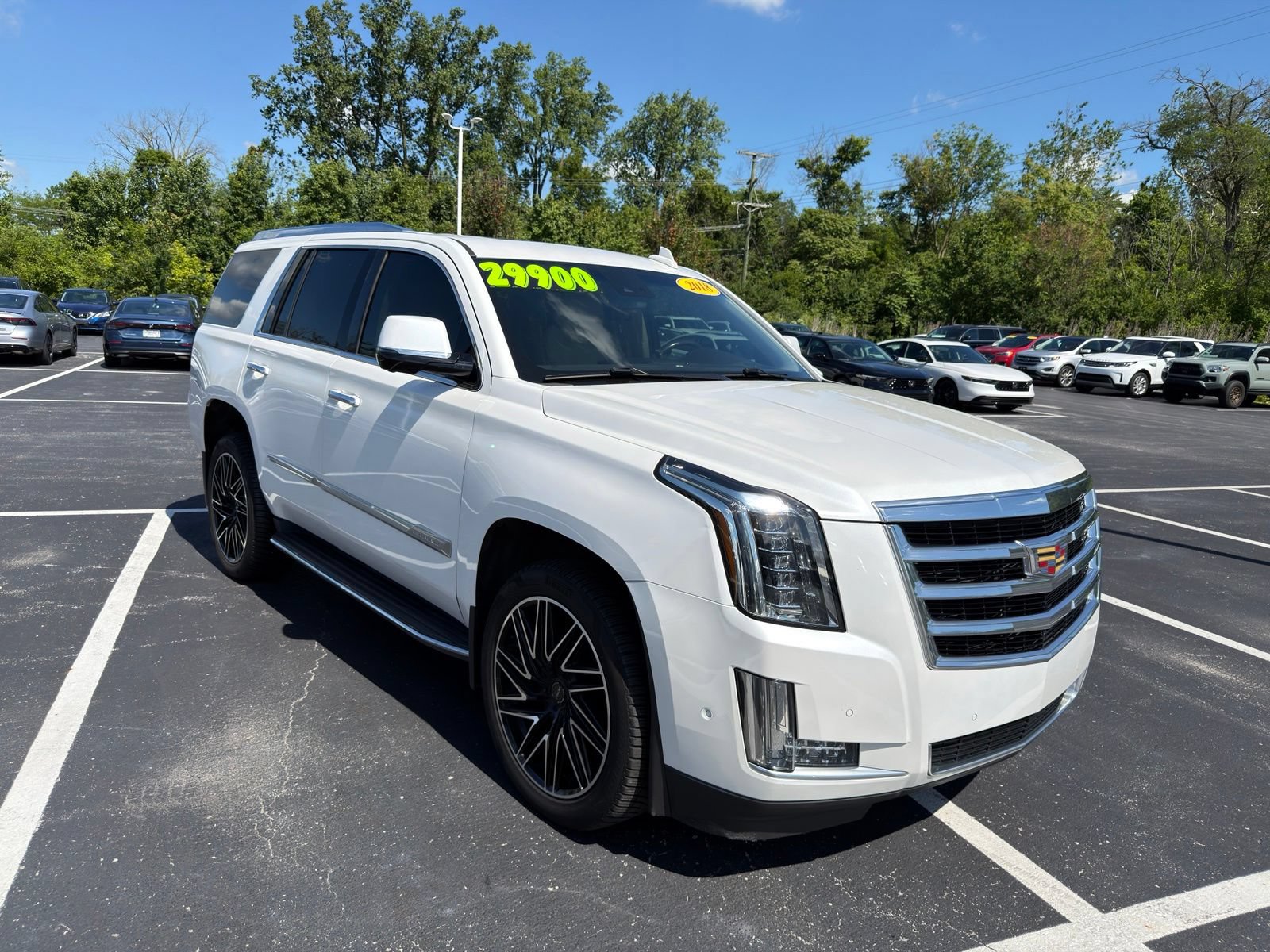 Used 2018 Cadillac Escalade Luxury AWD/4WD image 9