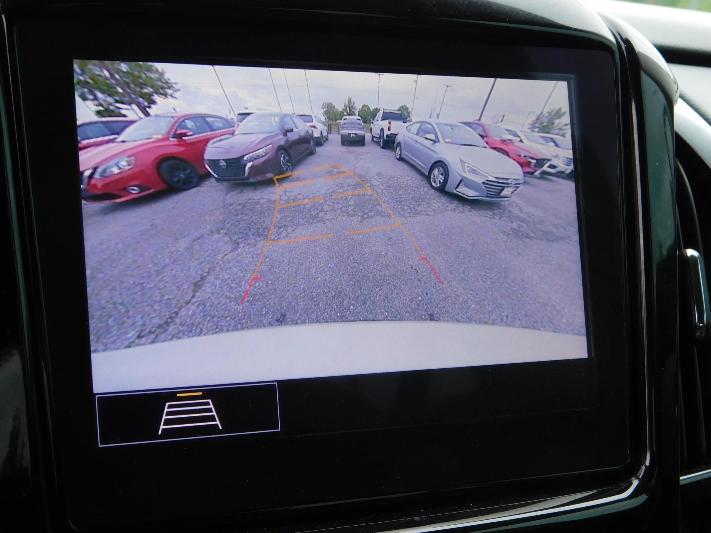 Used 2021 Chevrolet Traverse LT FWD image 18