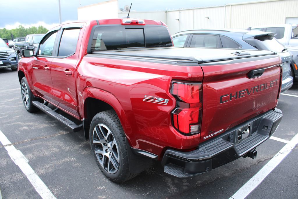 Used 2024 Chevrolet Colorado Z71 w/ Z71 Convenience Package 2 AWD/4WD image 8