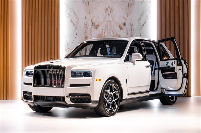Used 2023 Rolls-Royce Cullinan Black Badge AWD/4WD image 2