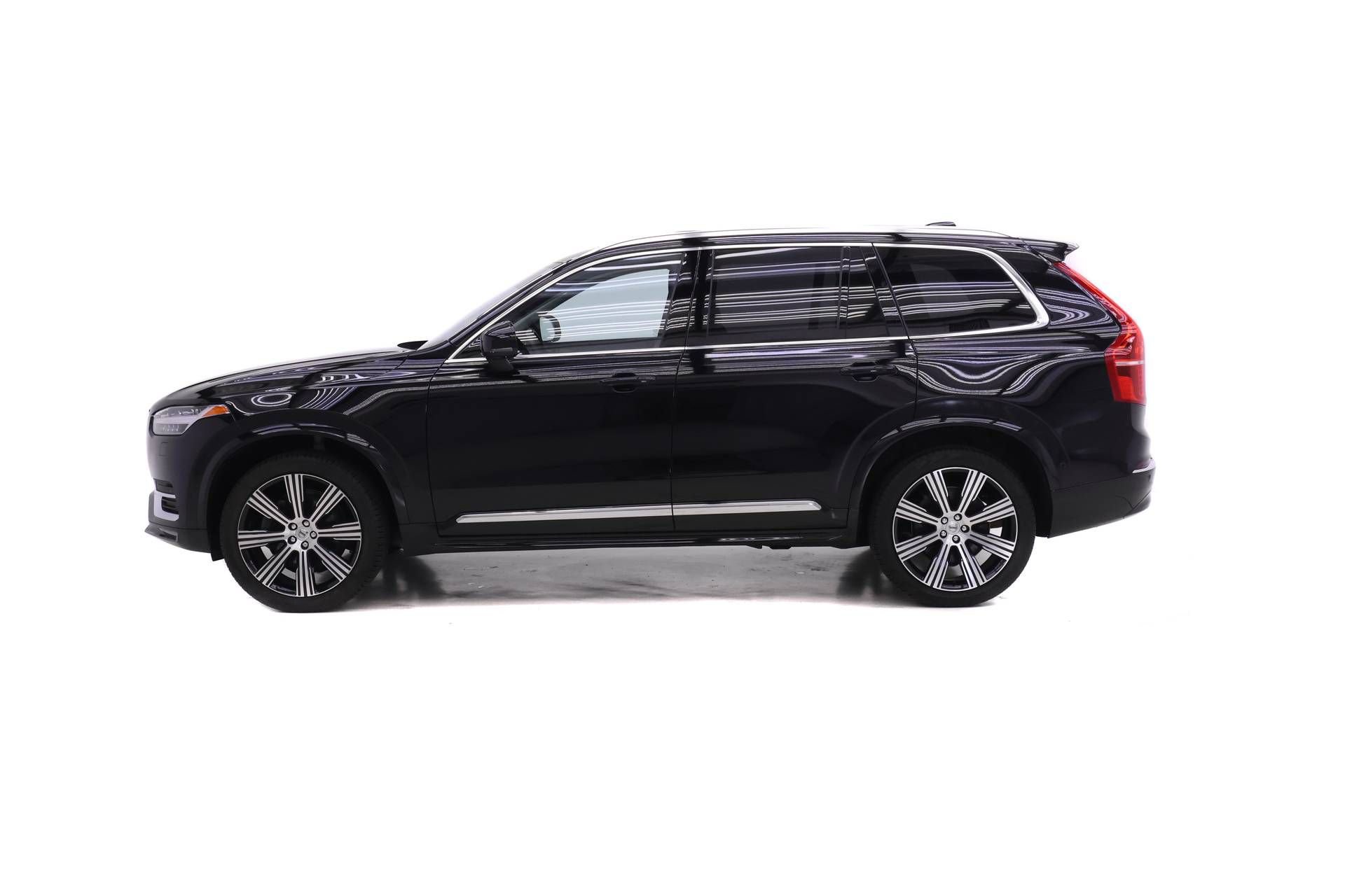 Used 2023 Volvo XC90 B6 Ultimate w/ Protection Package Premier AWD/4WD image 3