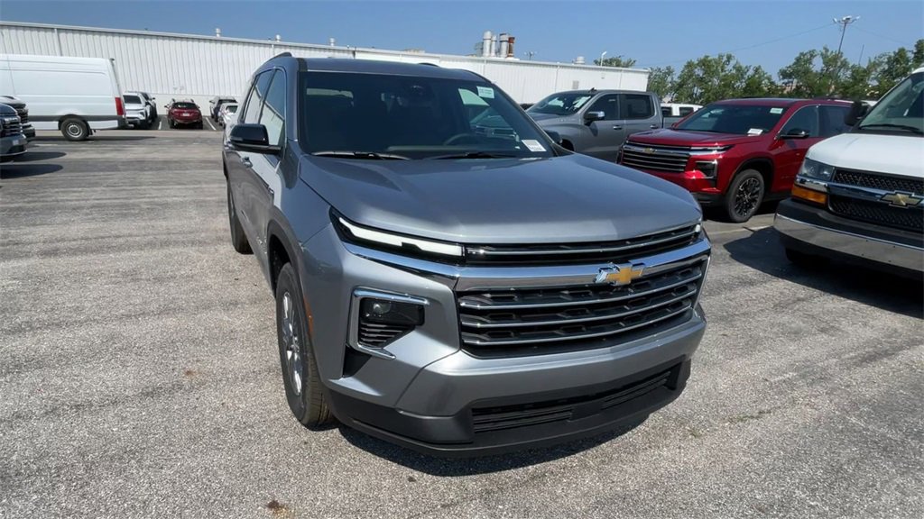 New 2026 Chevrolet Traverse LT w/ Driver Confidence Package image 4