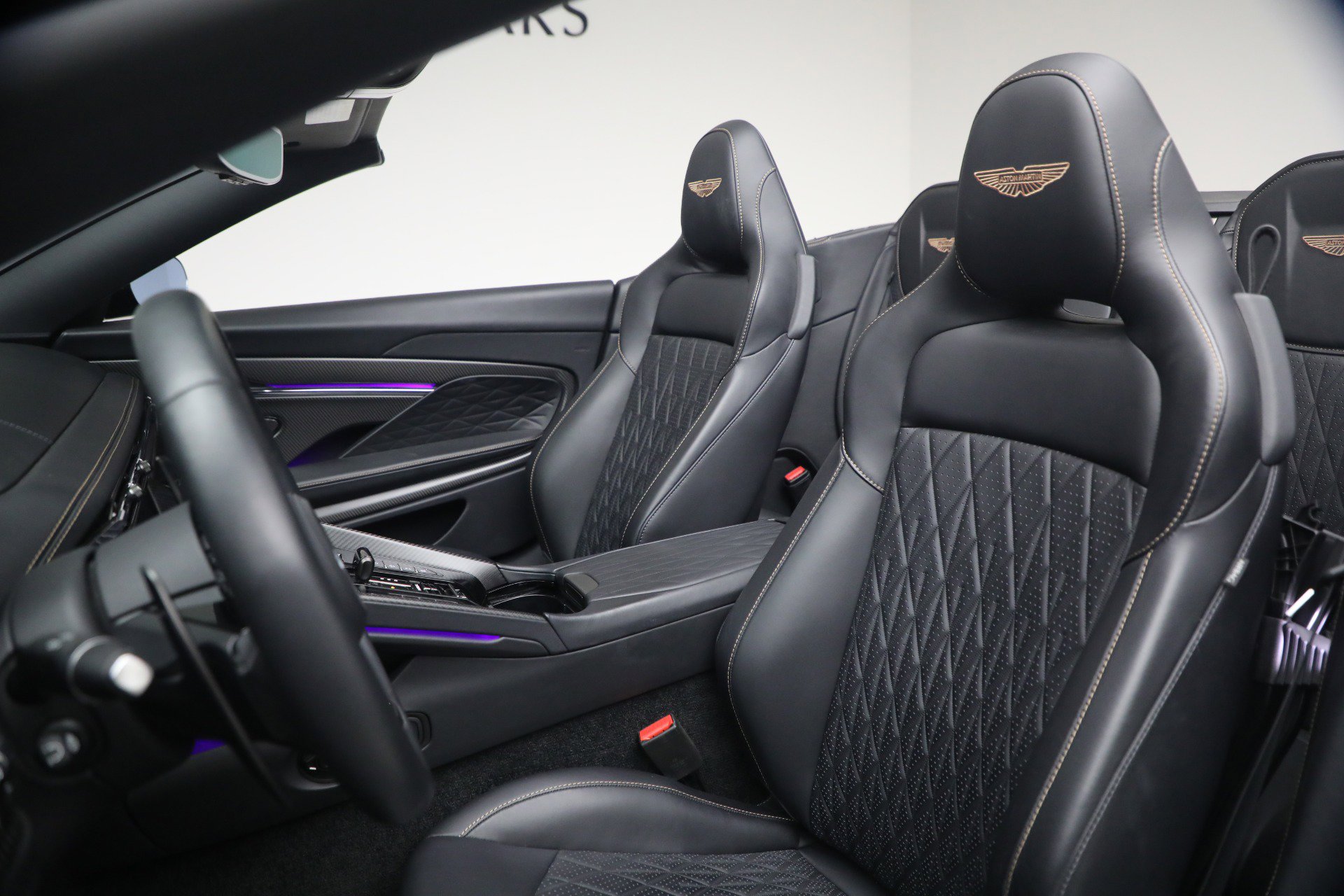 Used 2024 Aston Martin DB12 Convertible RWD image 29