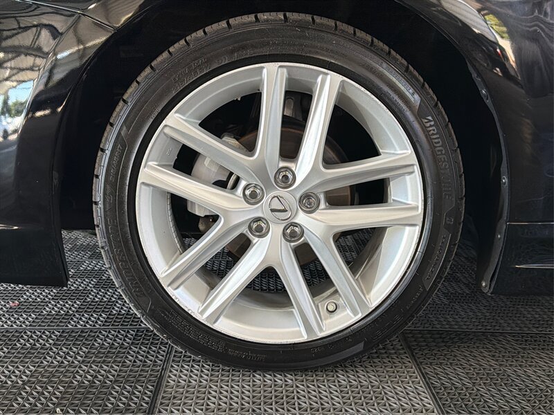 Used 2016 Lexus CT 200h w/ Navigation Package FWD image 18