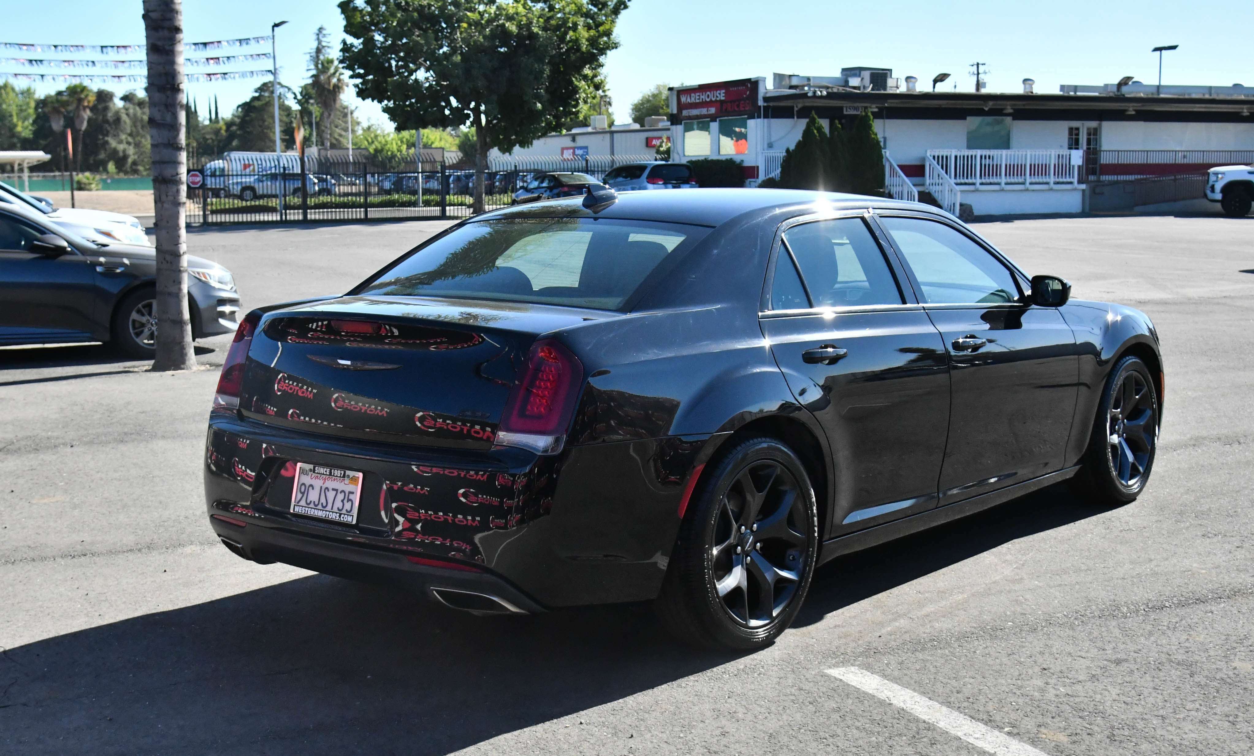 Used 2022 Chrysler 300 Touring w/ Sport Appearance Package image 8