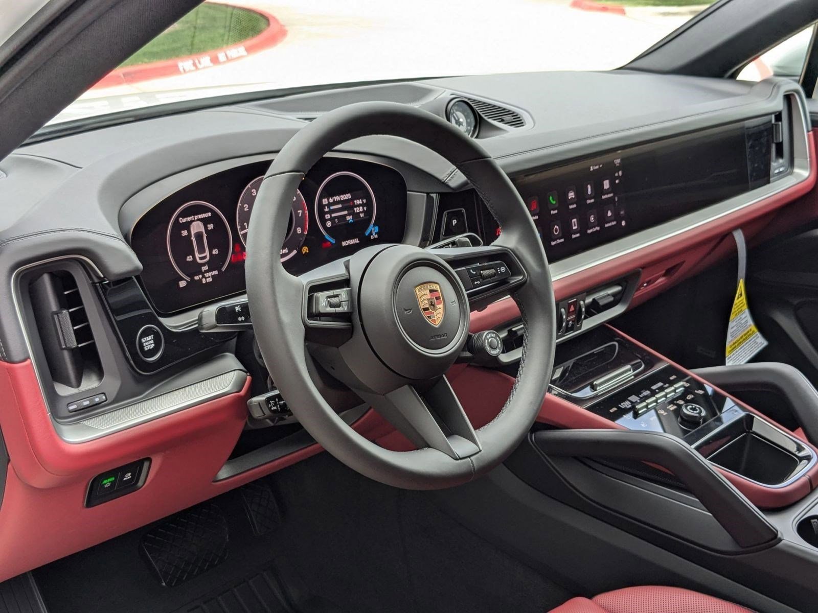 Certified 2025 Porsche Cayenne video 4