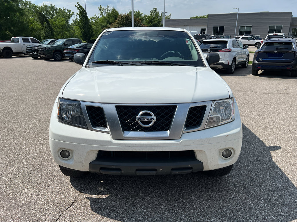 Used 2020 Nissan Frontier SV AWD/4WD image 2