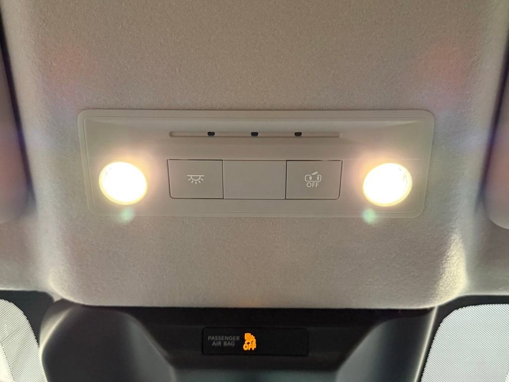 Used 2025 Nissan Kicks SV w/ Charging Package image 17