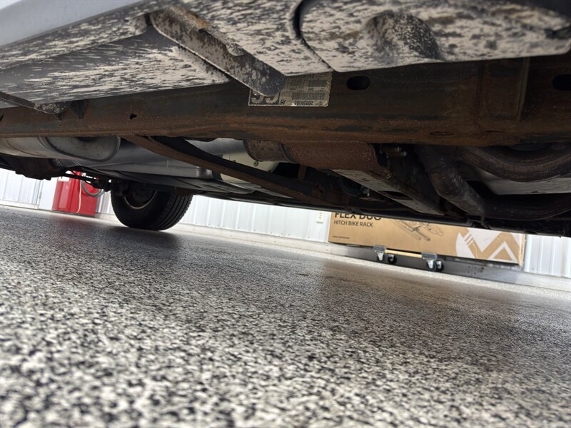 Used 2011 Chevrolet Suburban LS RWD image 28