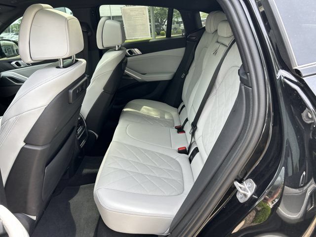 Used 2023 BMW X6 xDrive40i w/ M Sport Package AWD/4WD image 21