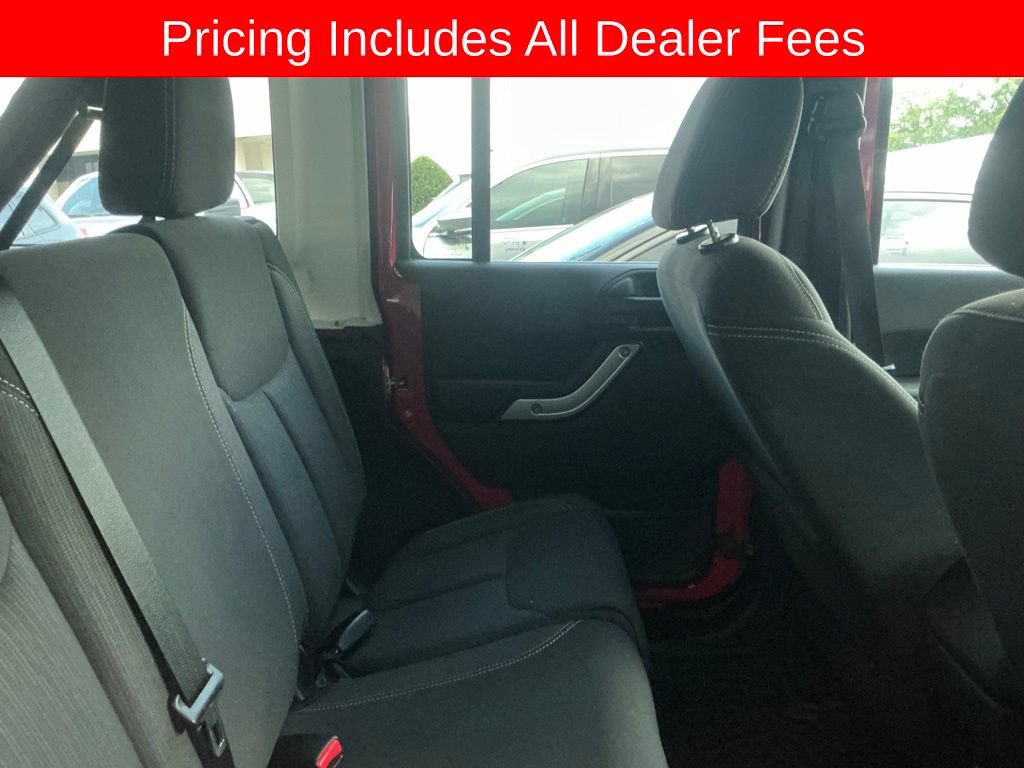 Used 2016 Jeep Wrangler Unlimited Sahara AWD/4WD image 10