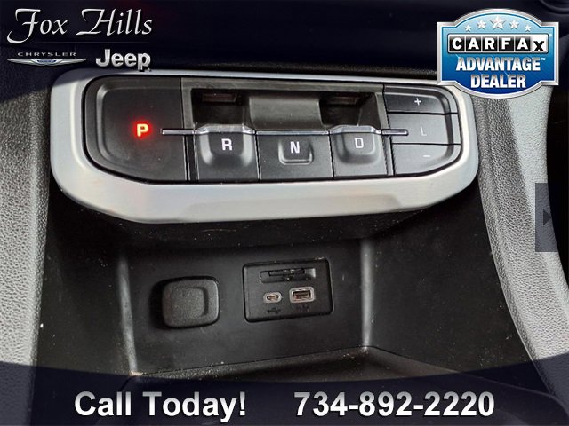 Used 2020 GMC Acadia SLT image 25