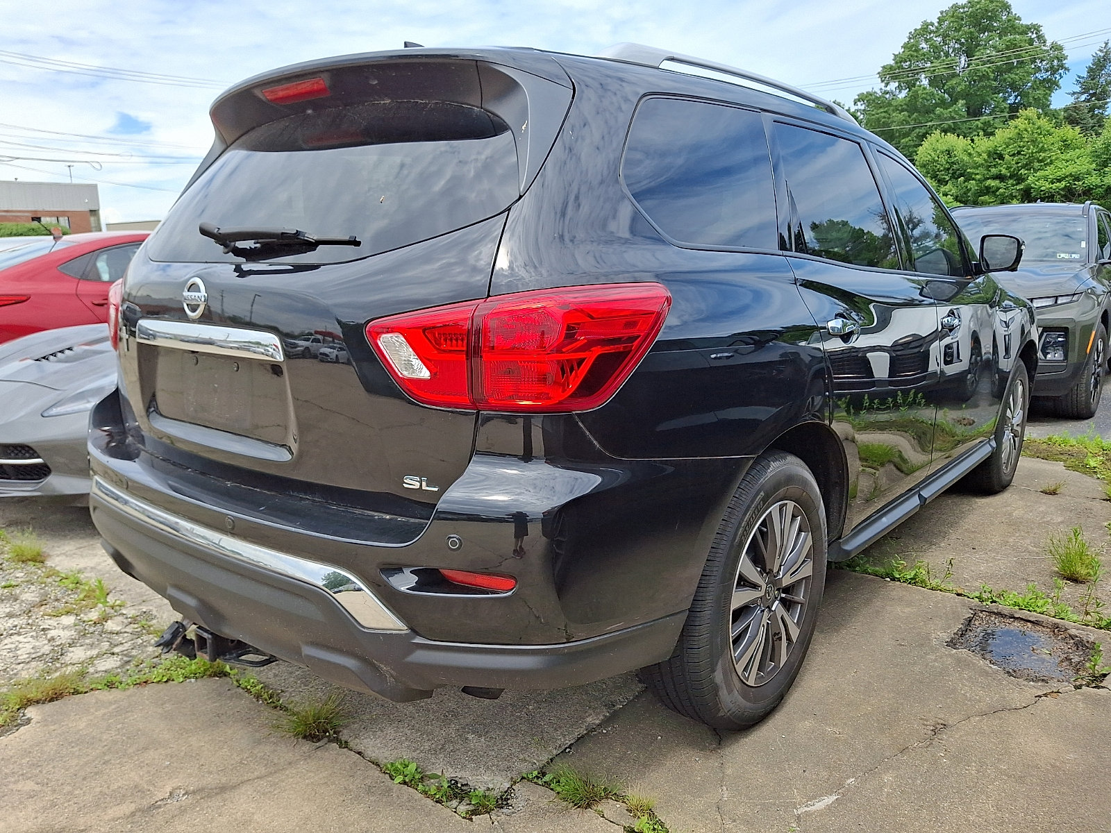 Used 2020 Nissan Pathfinder SL AWD/4WD image 10