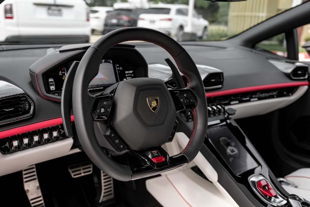 Used 2023 Lamborghini Huracan EVO image 18