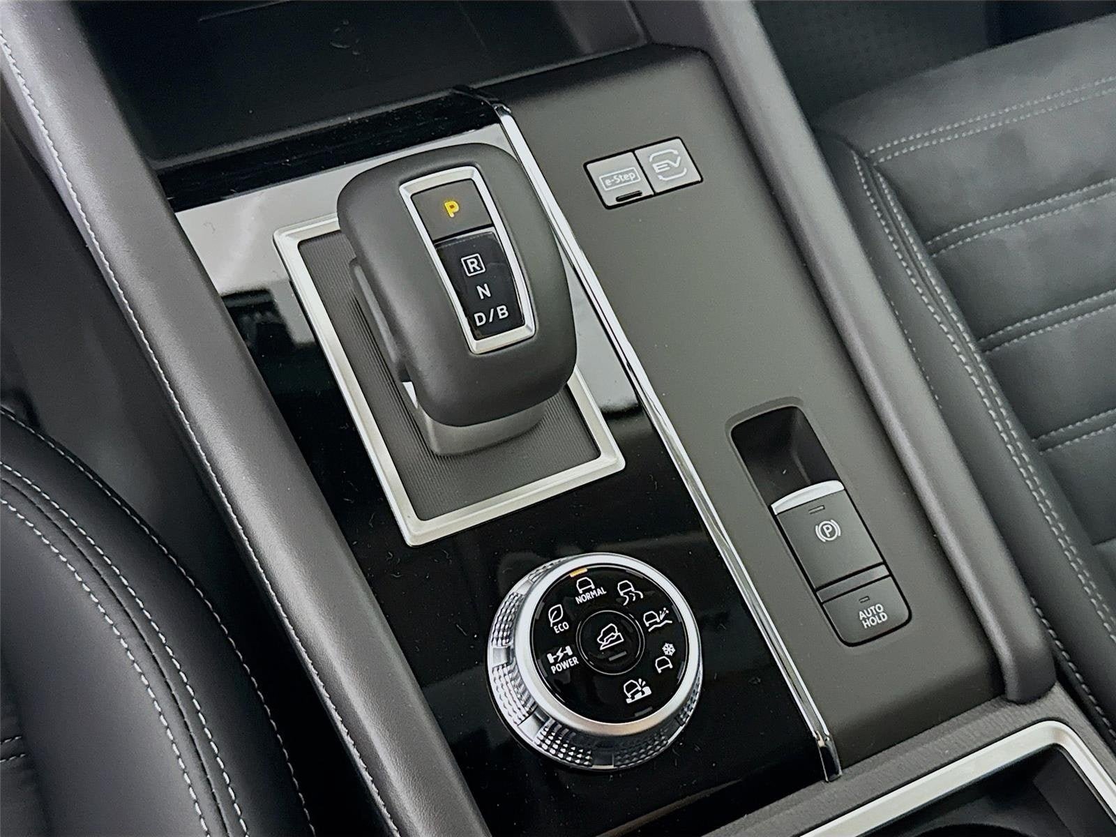 New 2026 Nissan Rogue SL AWD/4WD image 18