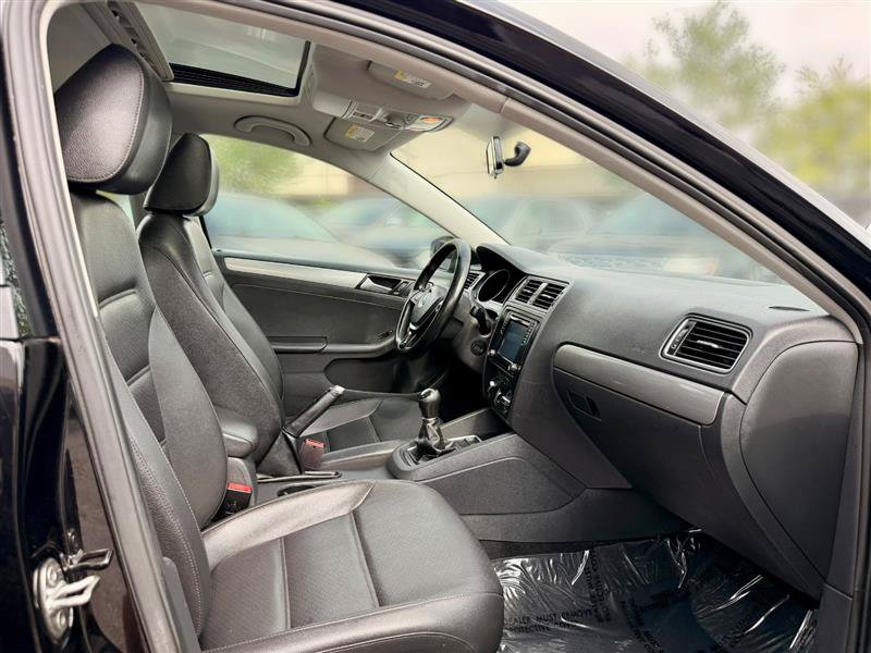 Used 2017 Volkswagen Jetta SE FWD image 14