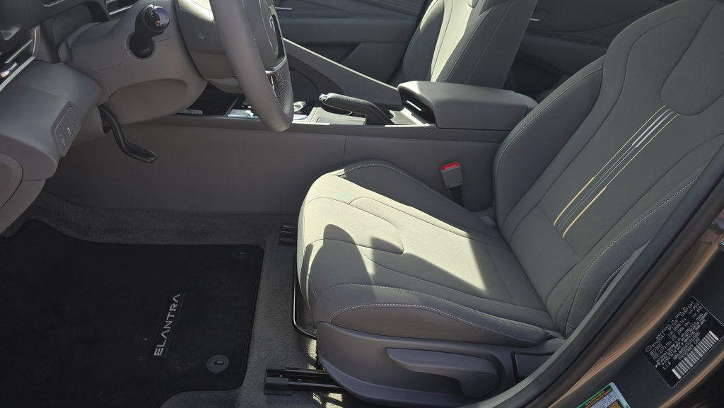Certified 2026 Hyundai Elantra Sport FWD image 14