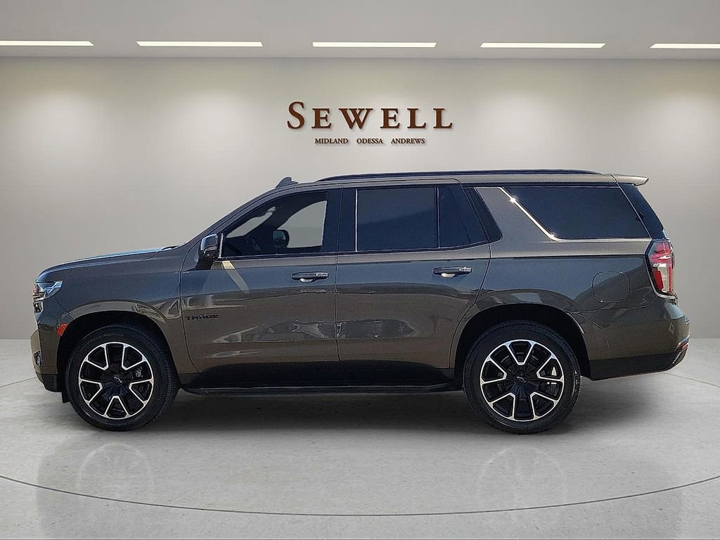 Used 2021 Chevrolet Tahoe RST w/ Luxury Package RWD image 2