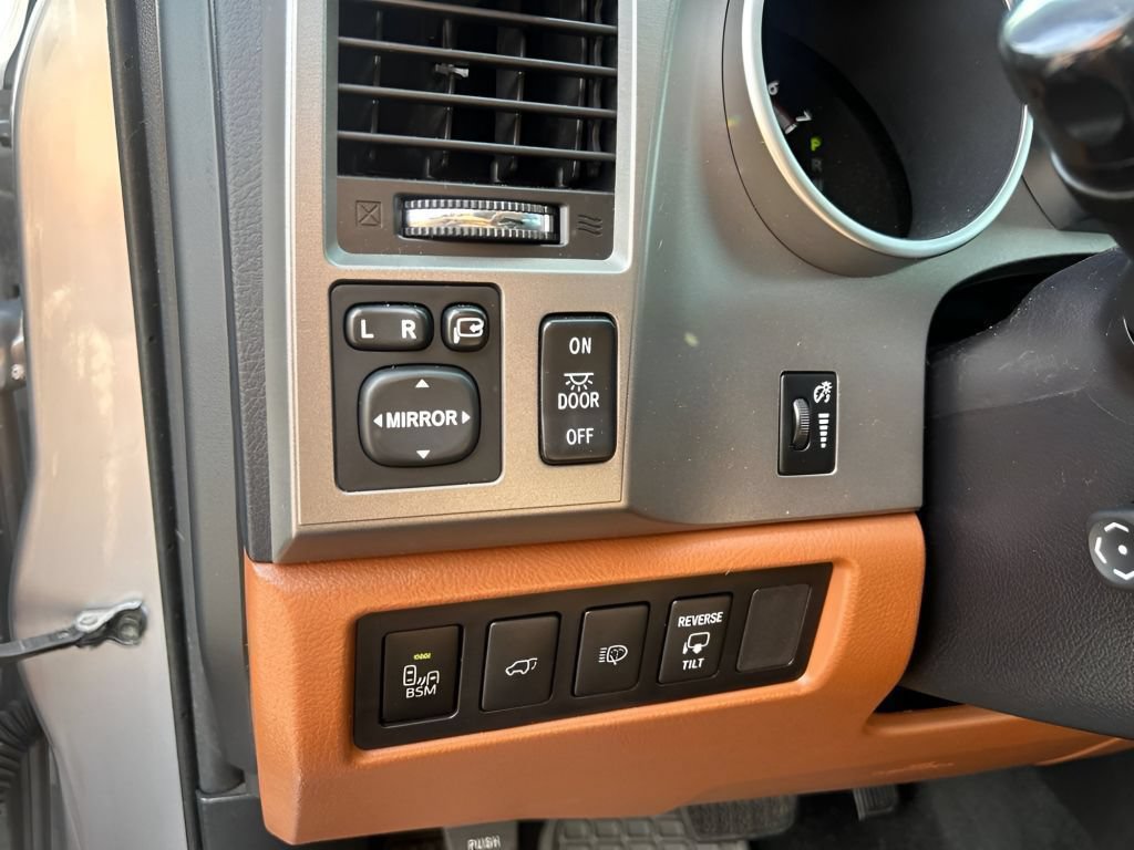 Used 2014 Toyota Sequoia Platinum RWD image 21
