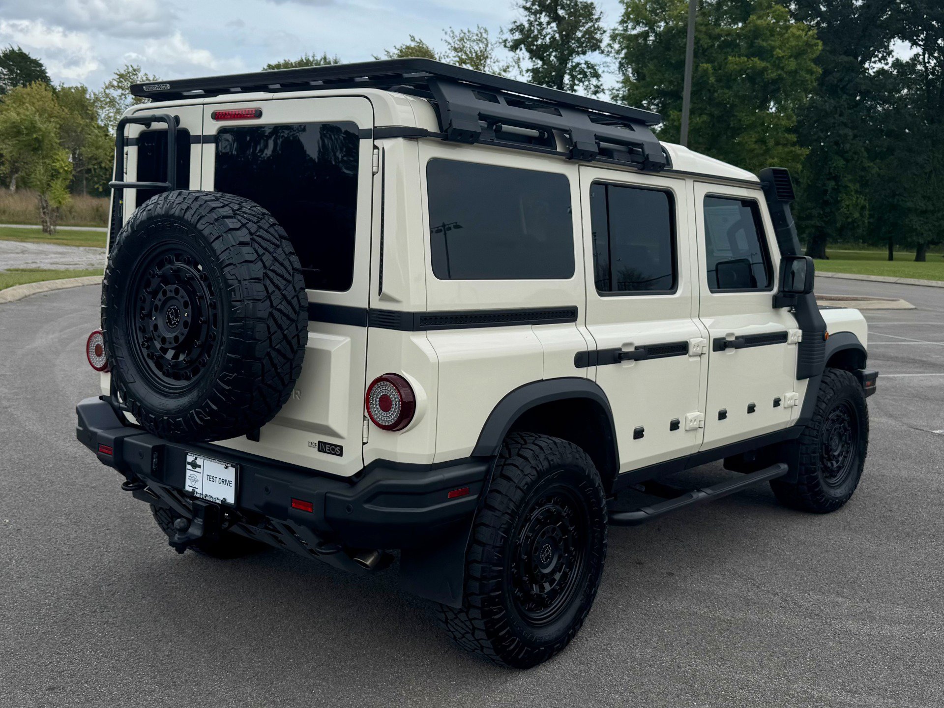 Used 2024 INEOS Grenadier image 3