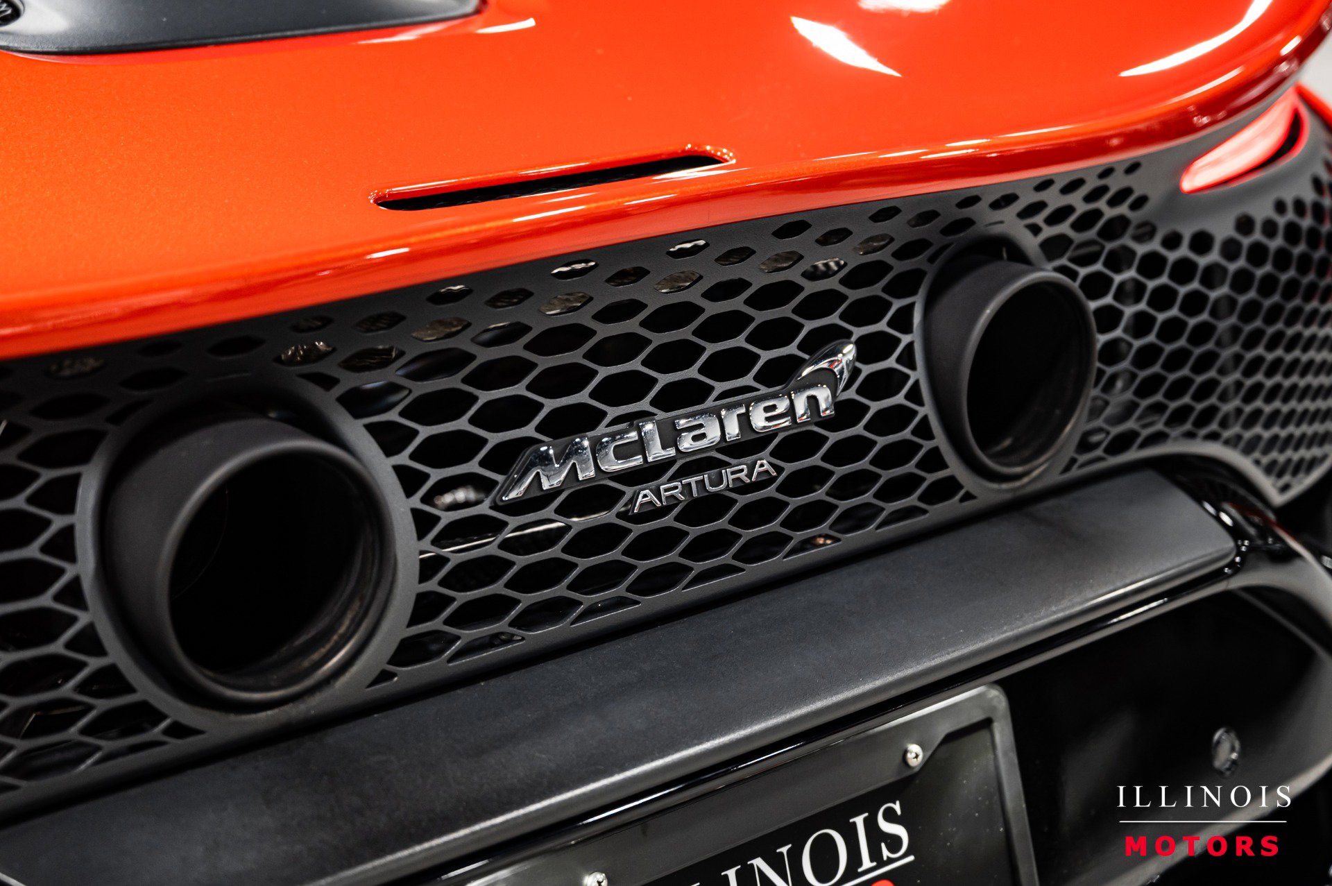 Used 2023 McLaren Artura image 17