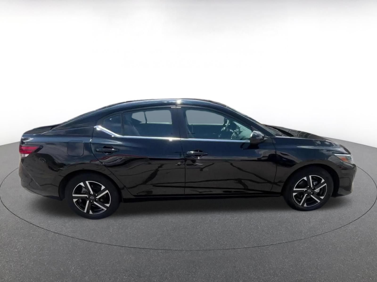 Used 2025 Nissan Sentra SV FWD image 15