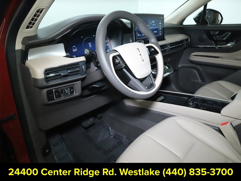 Certified 2024 Lincoln Corsair AWD image 17