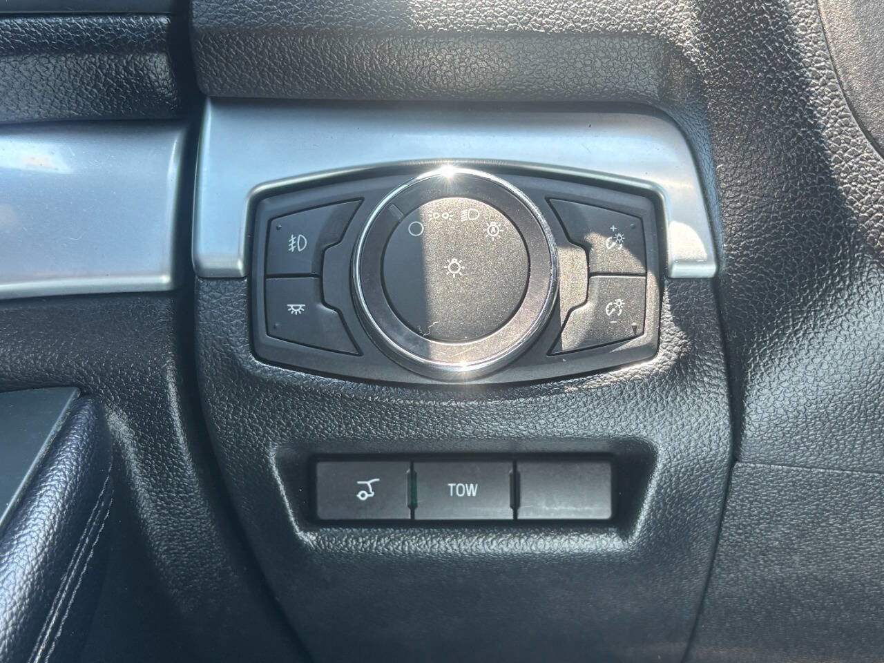 Used 2018 Ford Explorer Sport w/ Equipment Group 401A image 38