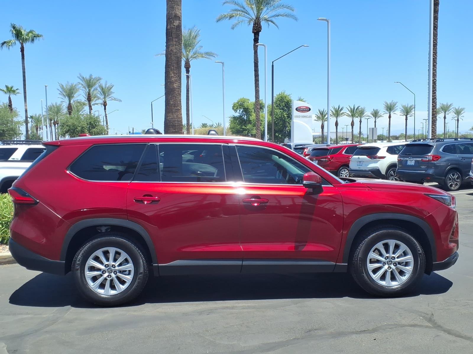 Certified 2024 Toyota Grand Highlander AWD image 3