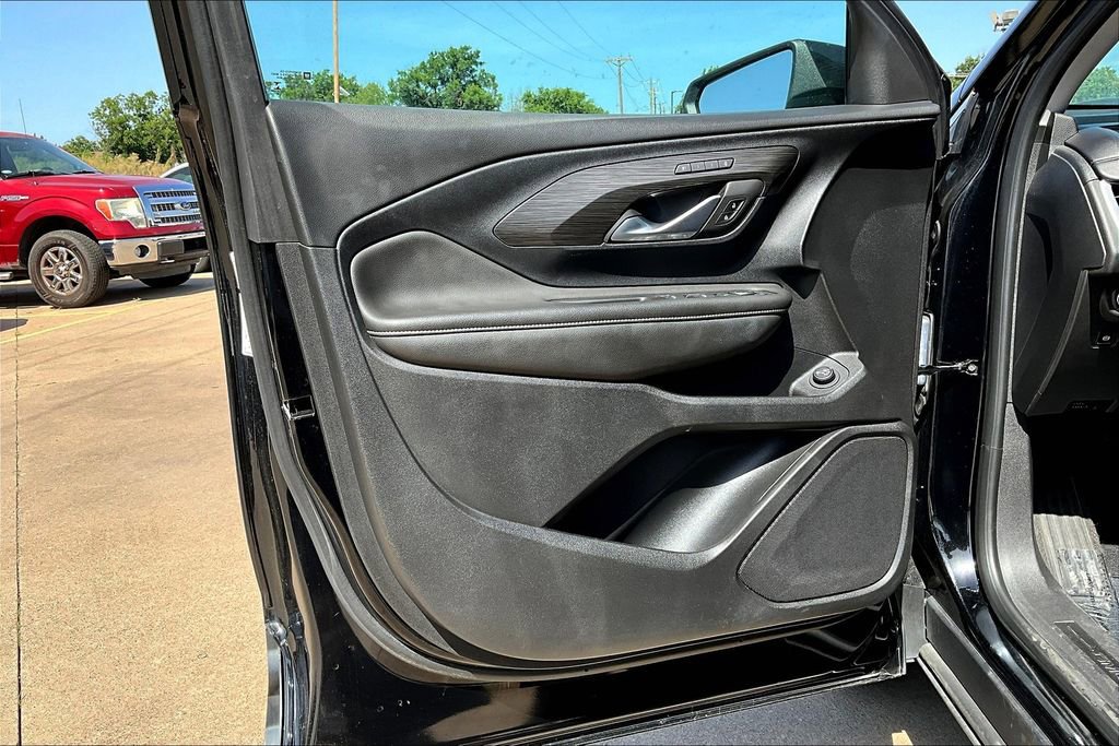 Used 2023 GMC Terrain SLT image 20