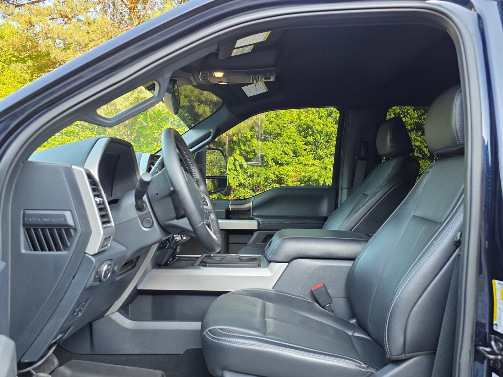 Used 2022 Ford F250 Lariat w/ Black Appearance Package AWD/4WD image 15