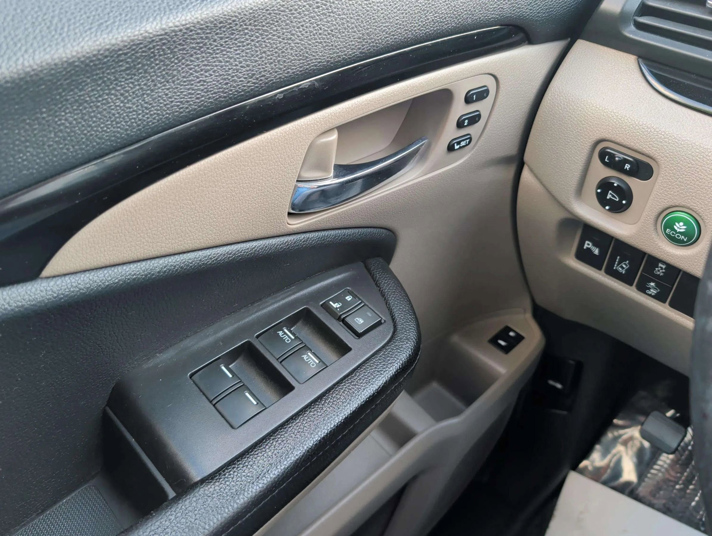 Used 2017 Honda Pilot Touring image 27