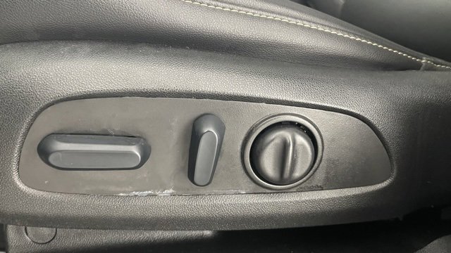 Used 2024 Chevrolet Traverse Premier image 35