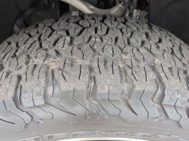 Used 2019 GMC Sierra 1500 AT4 w/ AT4 Premium Package image 11