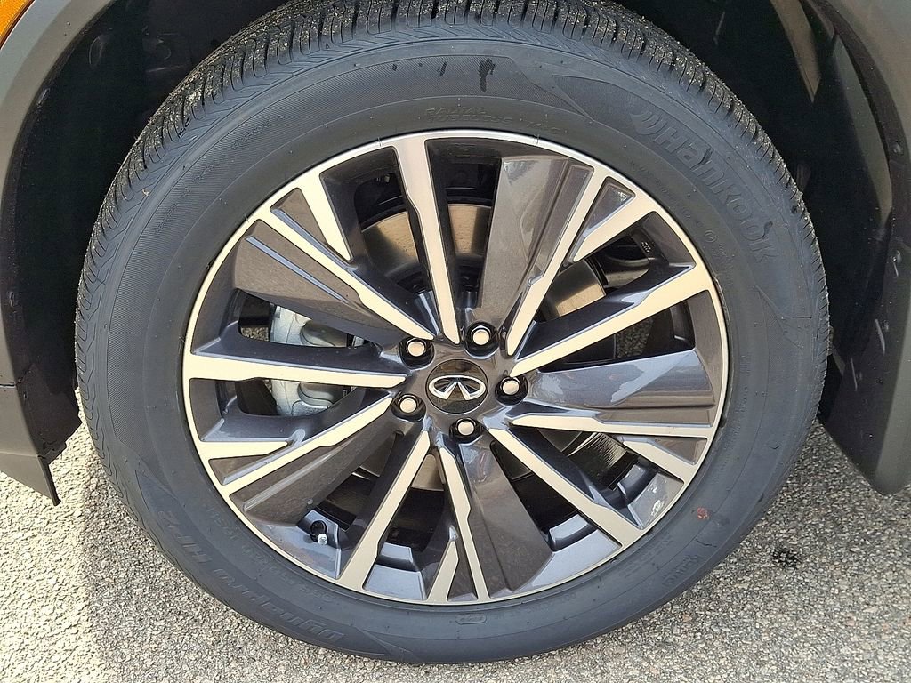 New 2026 INFINITI QX60 Luxe image 5